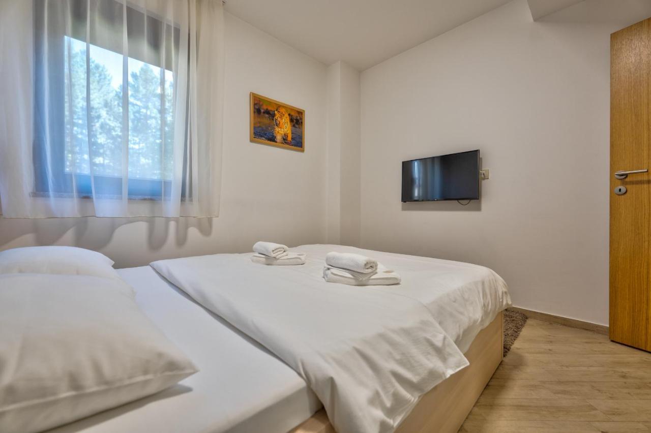 Lovac Apartmani Zlatibor Buitenkant foto