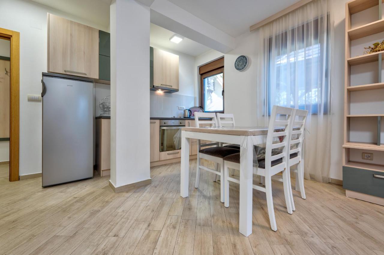 Lovac Apartmani Zlatibor Buitenkant foto
