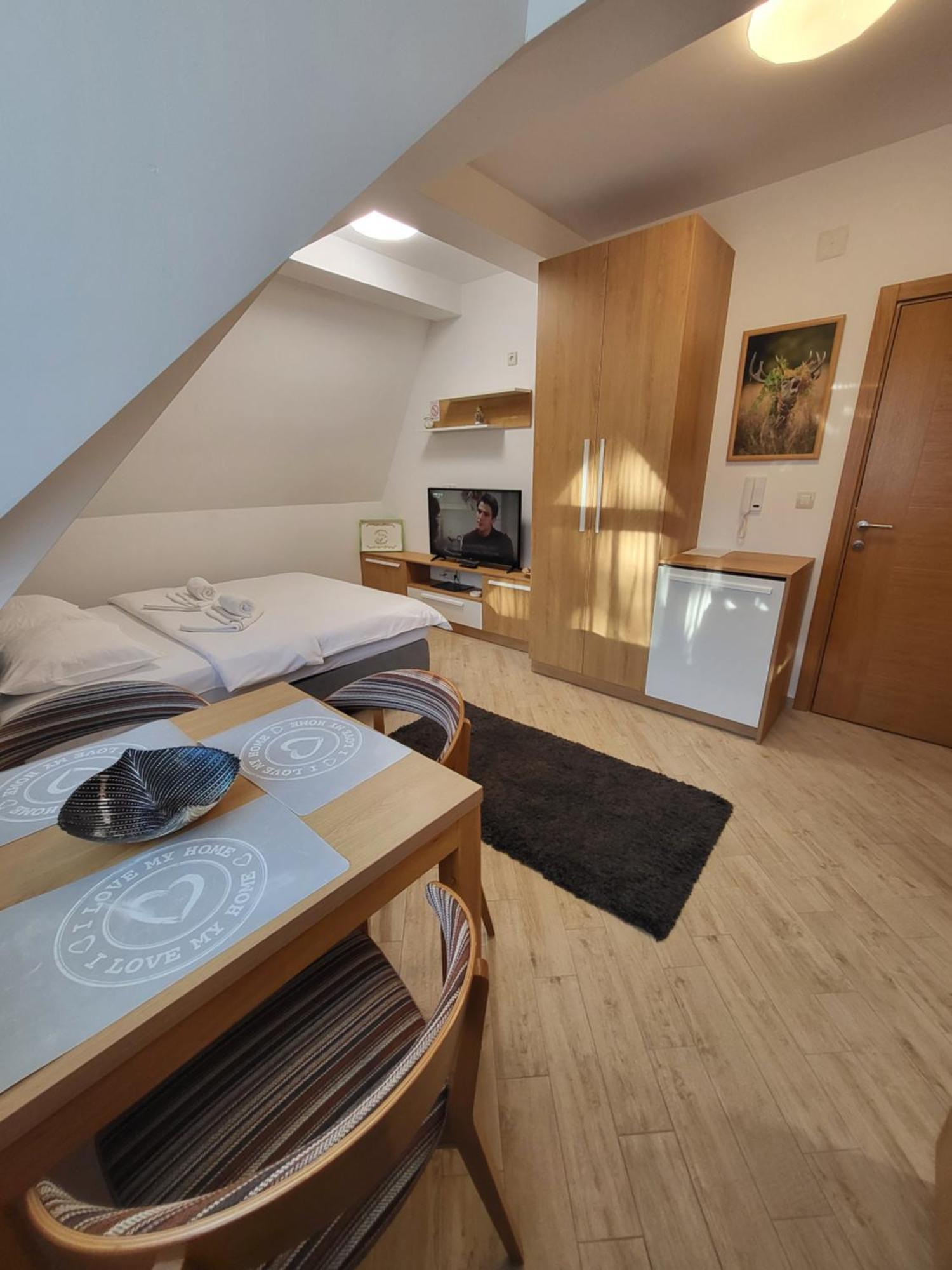 Lovac Apartmani Zlatibor Buitenkant foto