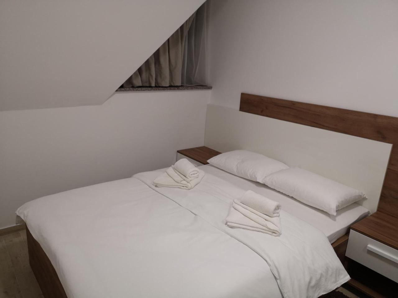 Lovac Apartmani Zlatibor Buitenkant foto